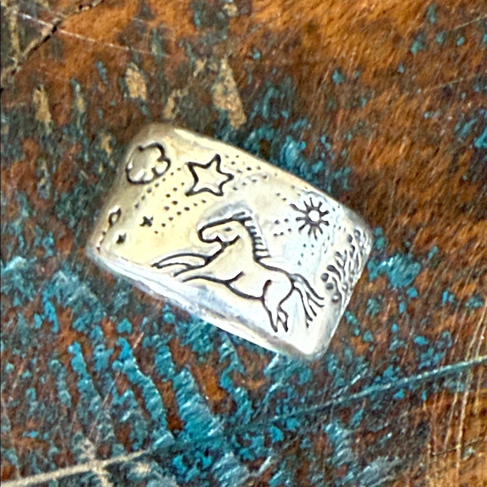 Jes MaHarry “Love Ring”. Sterling silver with 14 kt large gold heart. - Picture 2 of 6